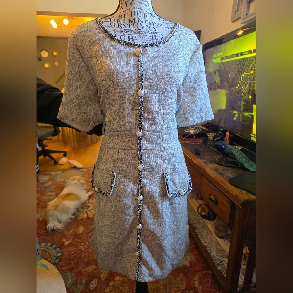 Textured Gray Tweed Short-Sleeve Shift Dress with Pearl Buttons